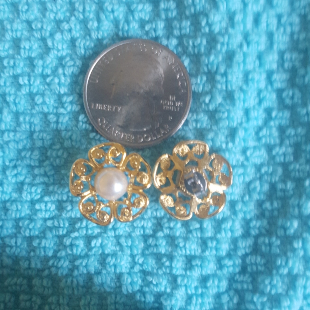 Flower w/Pearl Earrings